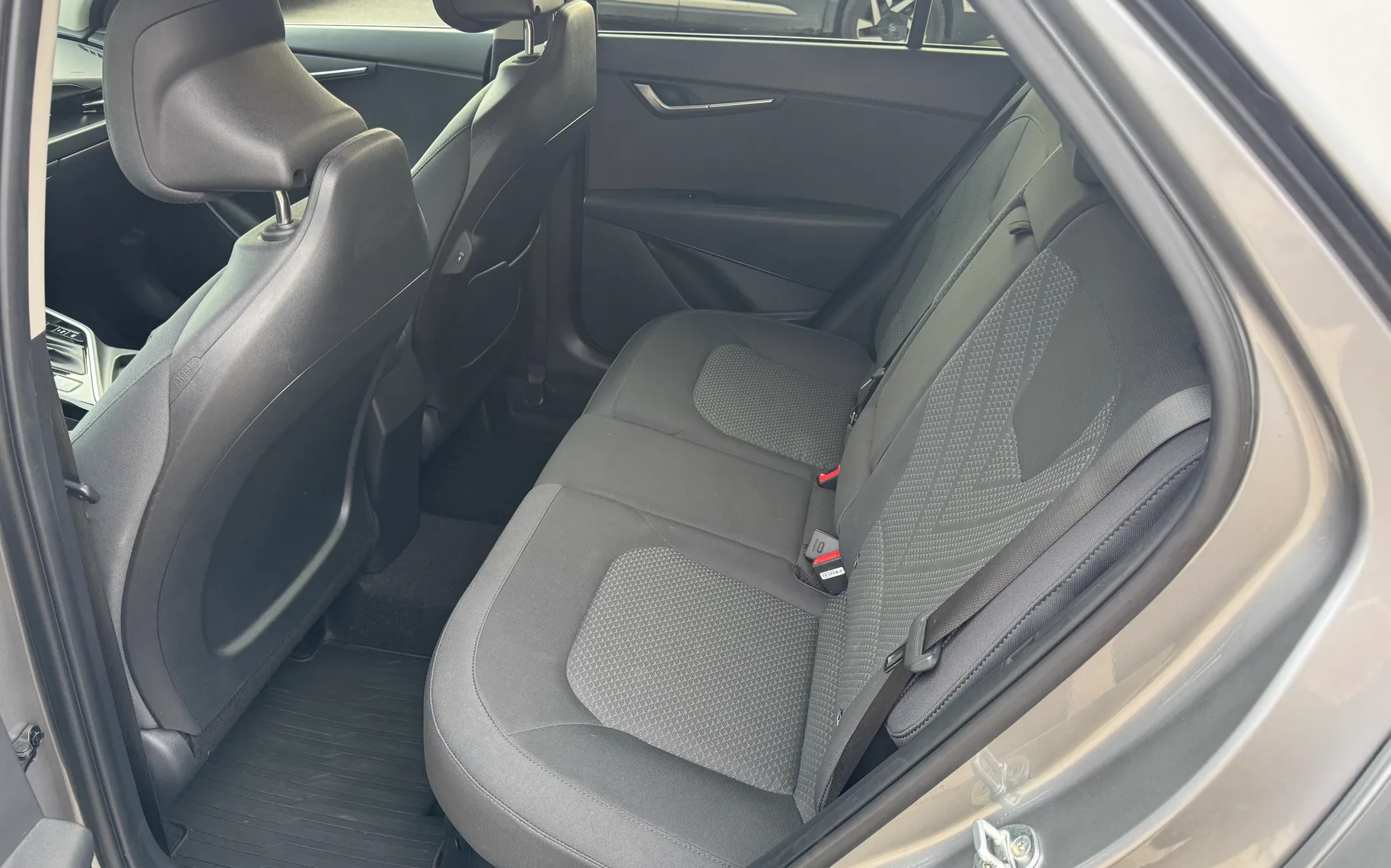 Notranja slika - KIA Niro - KIA - 6