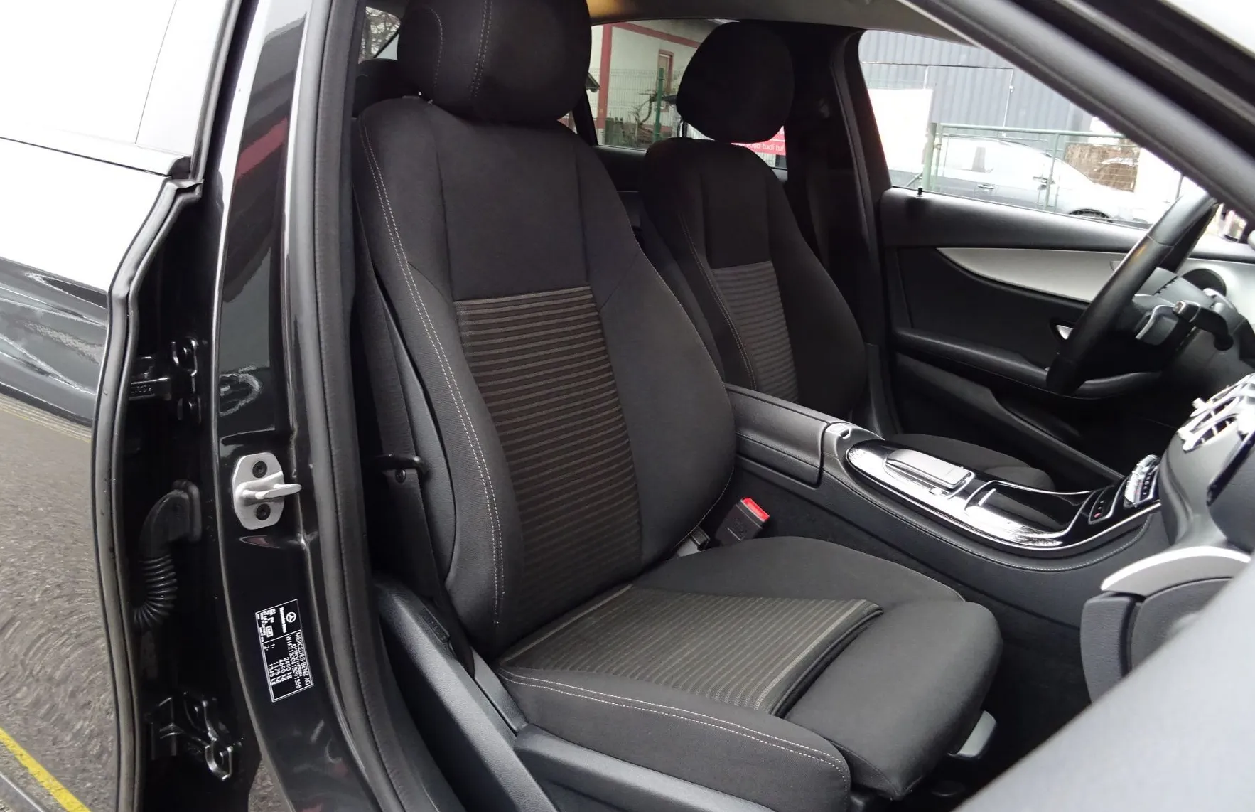 Zunanja slika - Mercedes-Benz E-Razred - E 220 d 9G TRONIC 200KM - LED - NAVI - 18 COL - - 9