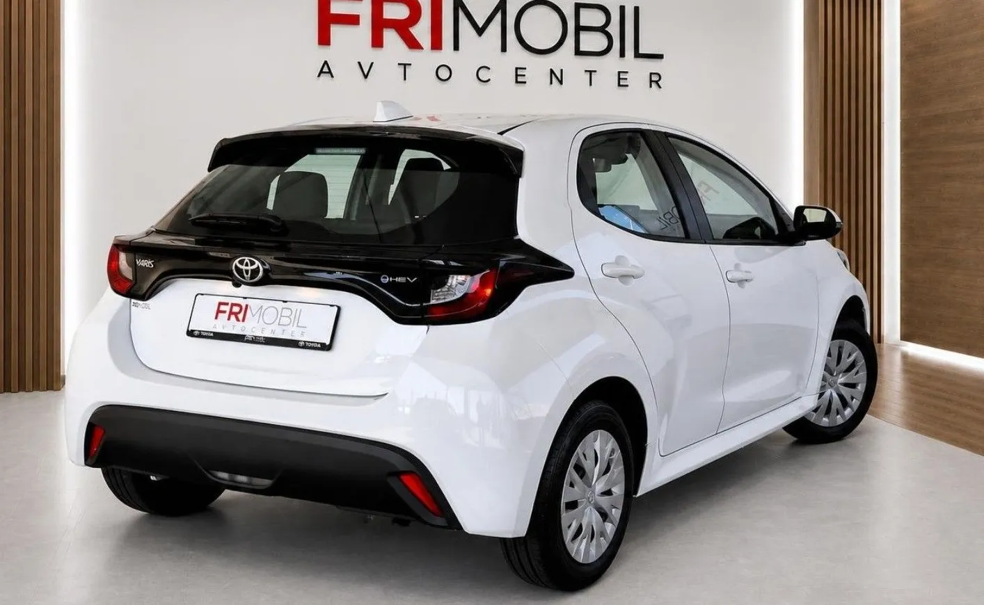Zunanja slika - Toyota Yaris - Hybrid 1.5 VVT-i Luna •Slovensko vozilo•1.lastnik• - 3