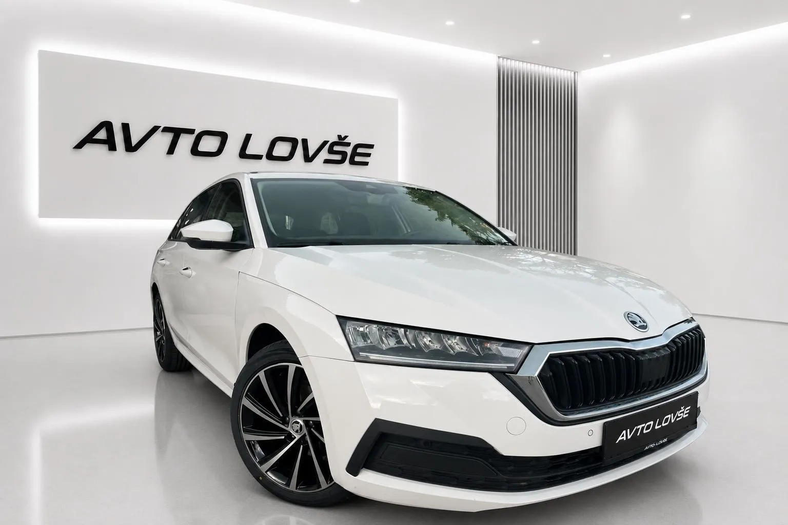 Zunanja slika - Škoda Octavia - Combi 2.0 TDI DSG-1 LASTNIK-AU-LED-NAVI-ODLIČNA - 2