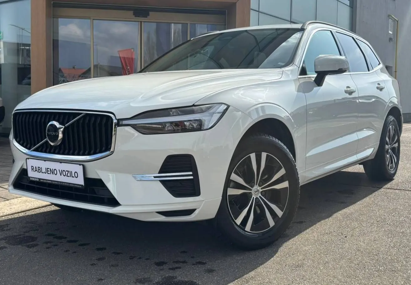 Zunanja slika - Volvo XC60 - B4P Momentum PRO AT FWD KAMERA-GRETJE.SED.-DAB+ - 1