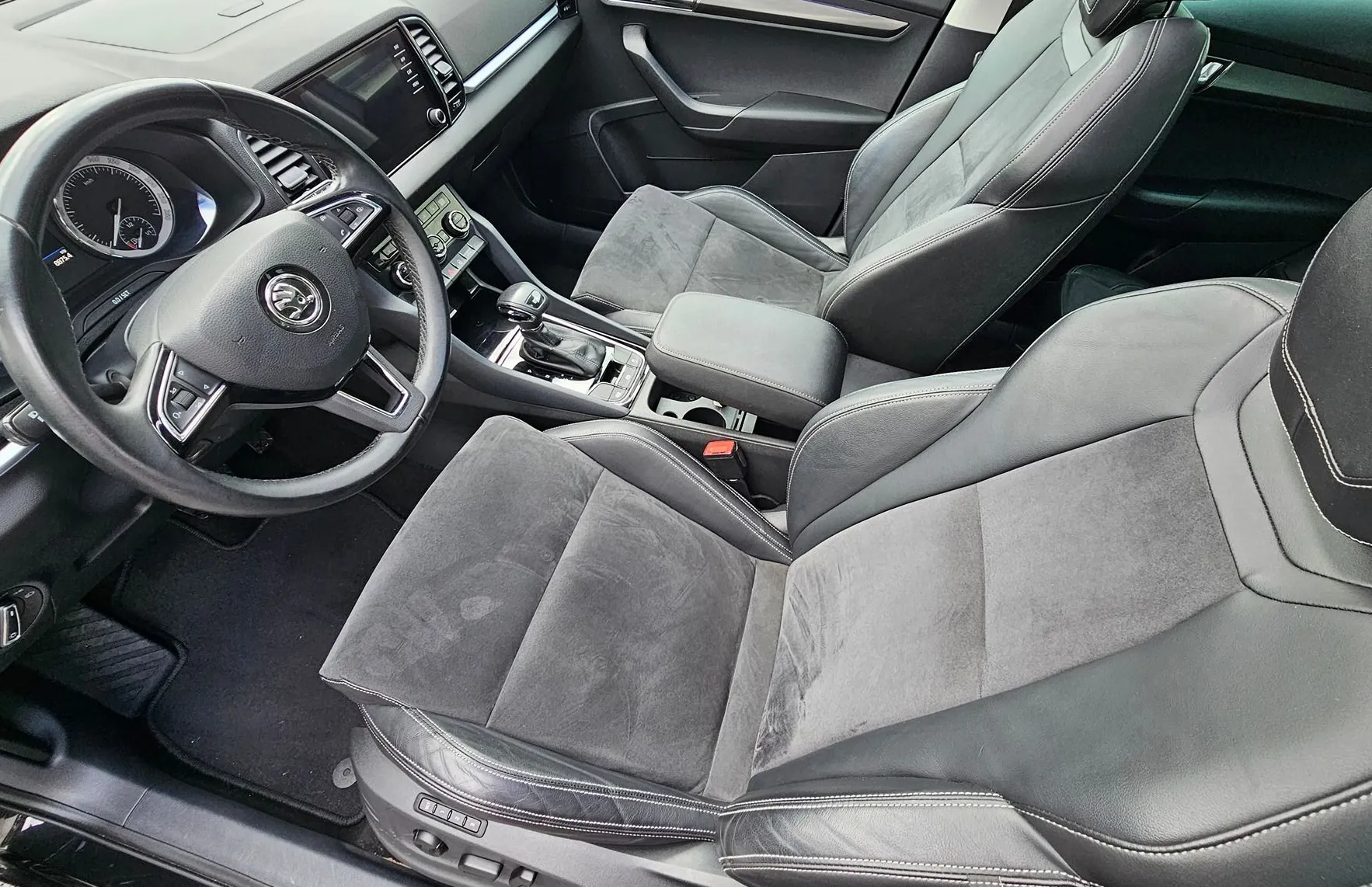 Zunanja slika - Škoda Karoq - 1.5 TSI ACT -SportLine- DSG-SPORT-LED-PANO-ALKANT - 5