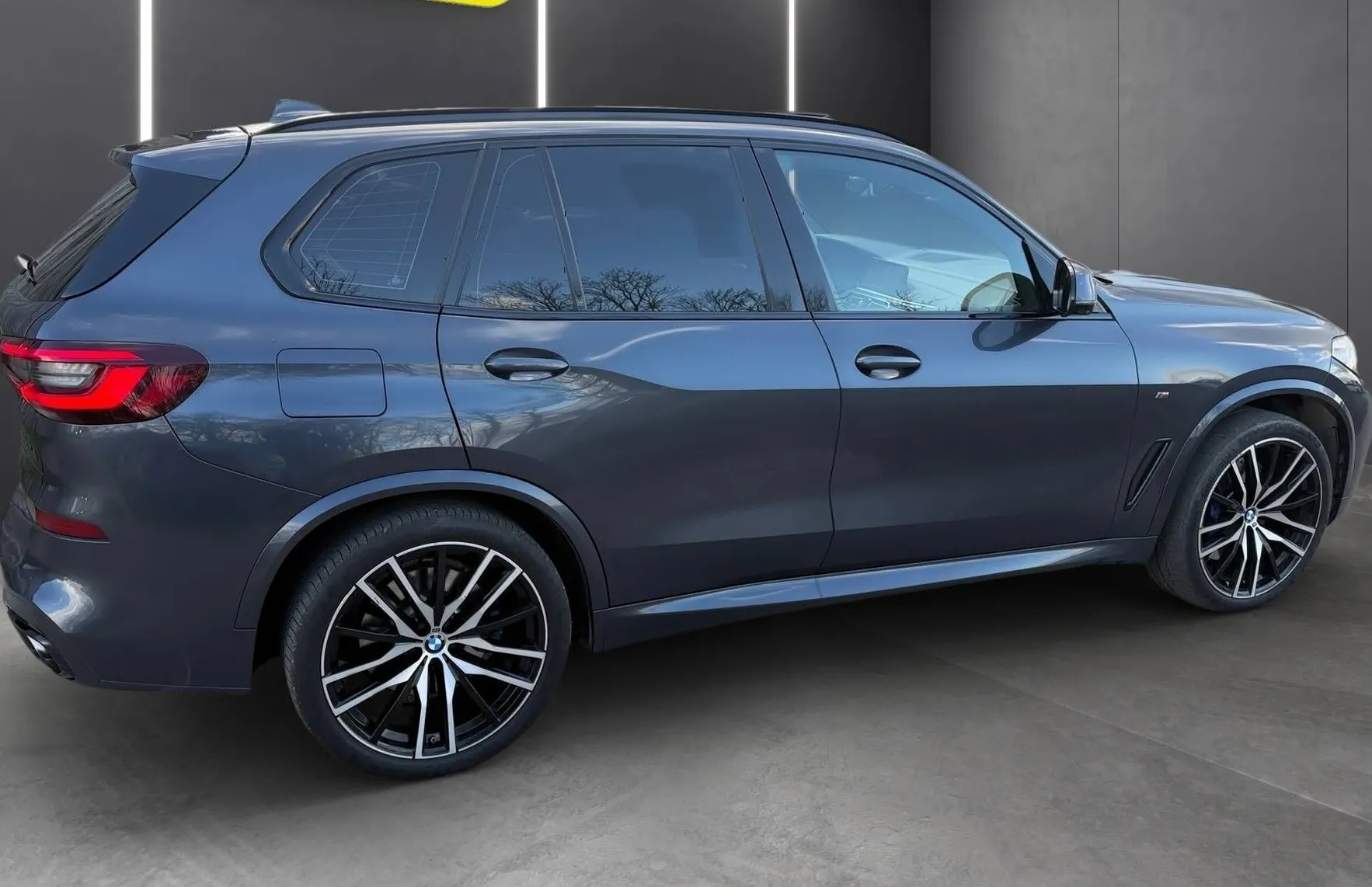 Zunanja slika - BMW X5 - serija : M50d LASER ADAPTIVNO PANO 360KAM NAVI PDC RADAR - 7