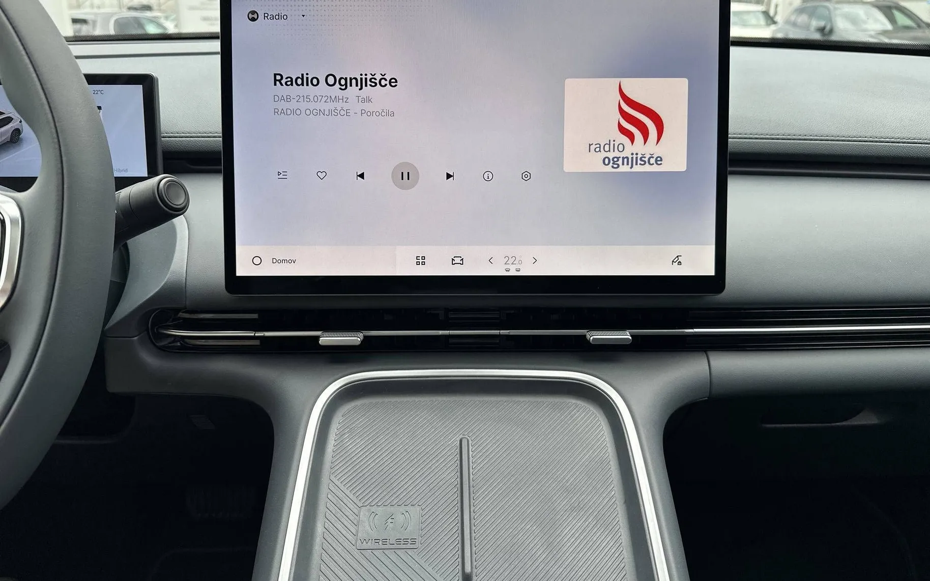 Notranja slika - Geely StarRay EM-i - Plug-In Hybrid 1.5 Max Avt. - 16