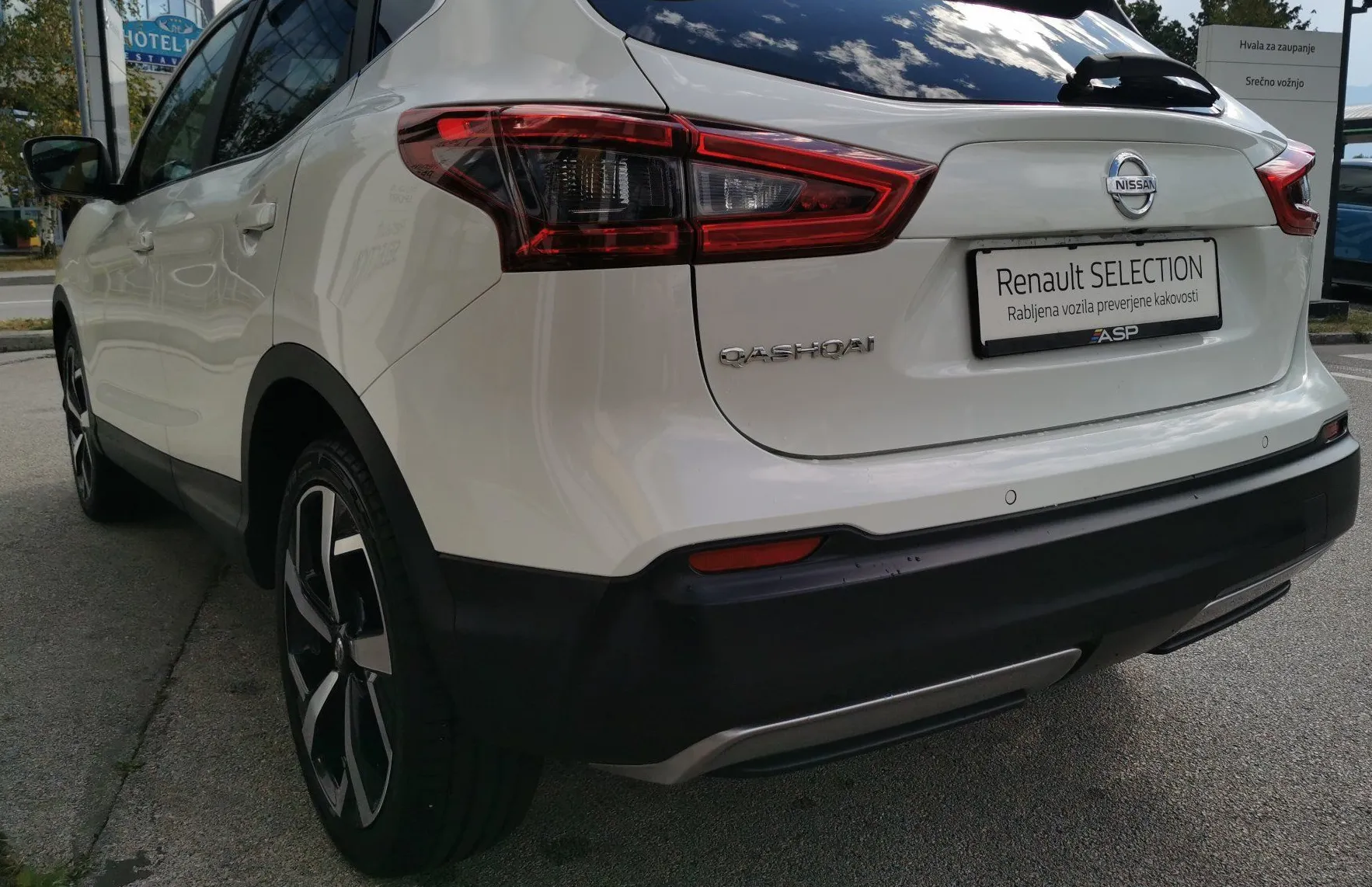Zunanja slika - Nissan Qashqai - DIG-T 115 Xtronic Tekna Plus - 5