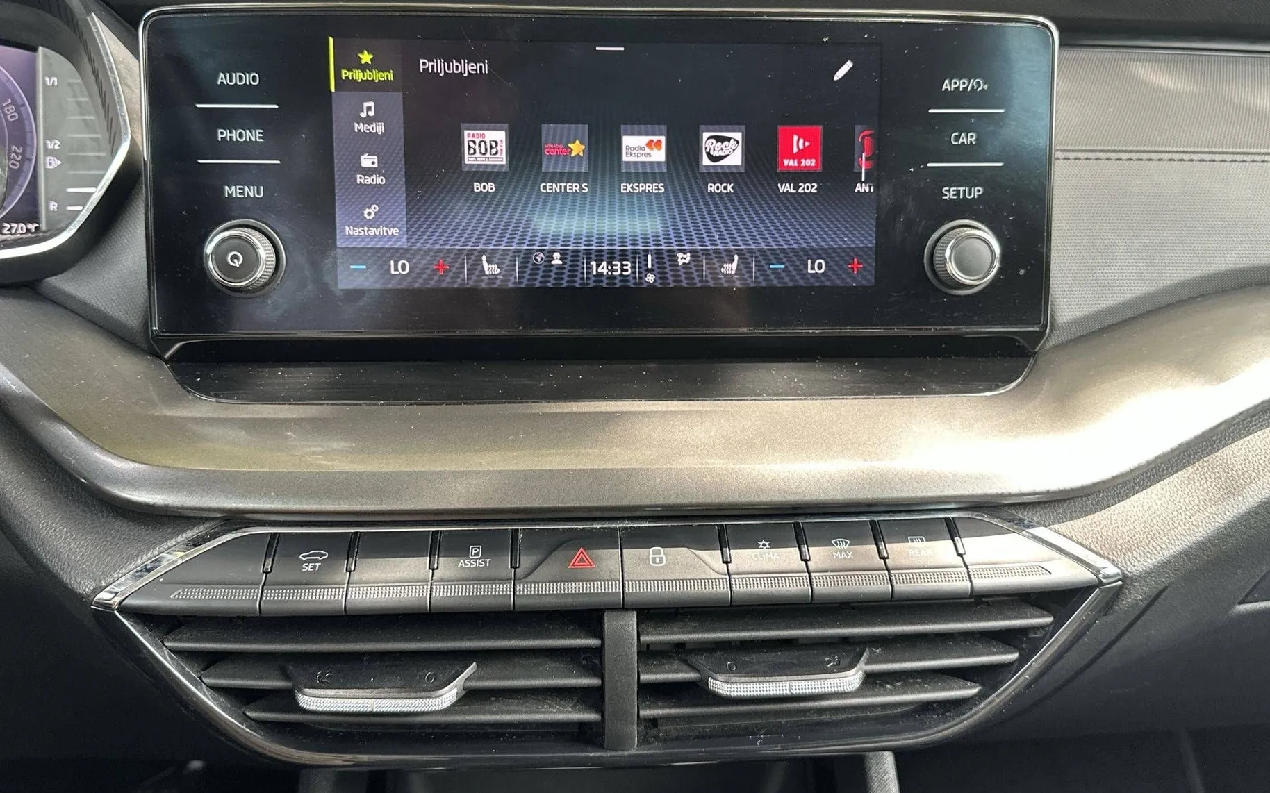 Notranja slika - Škoda Octavia - Combi 1.5 TSI Ambition - 16
