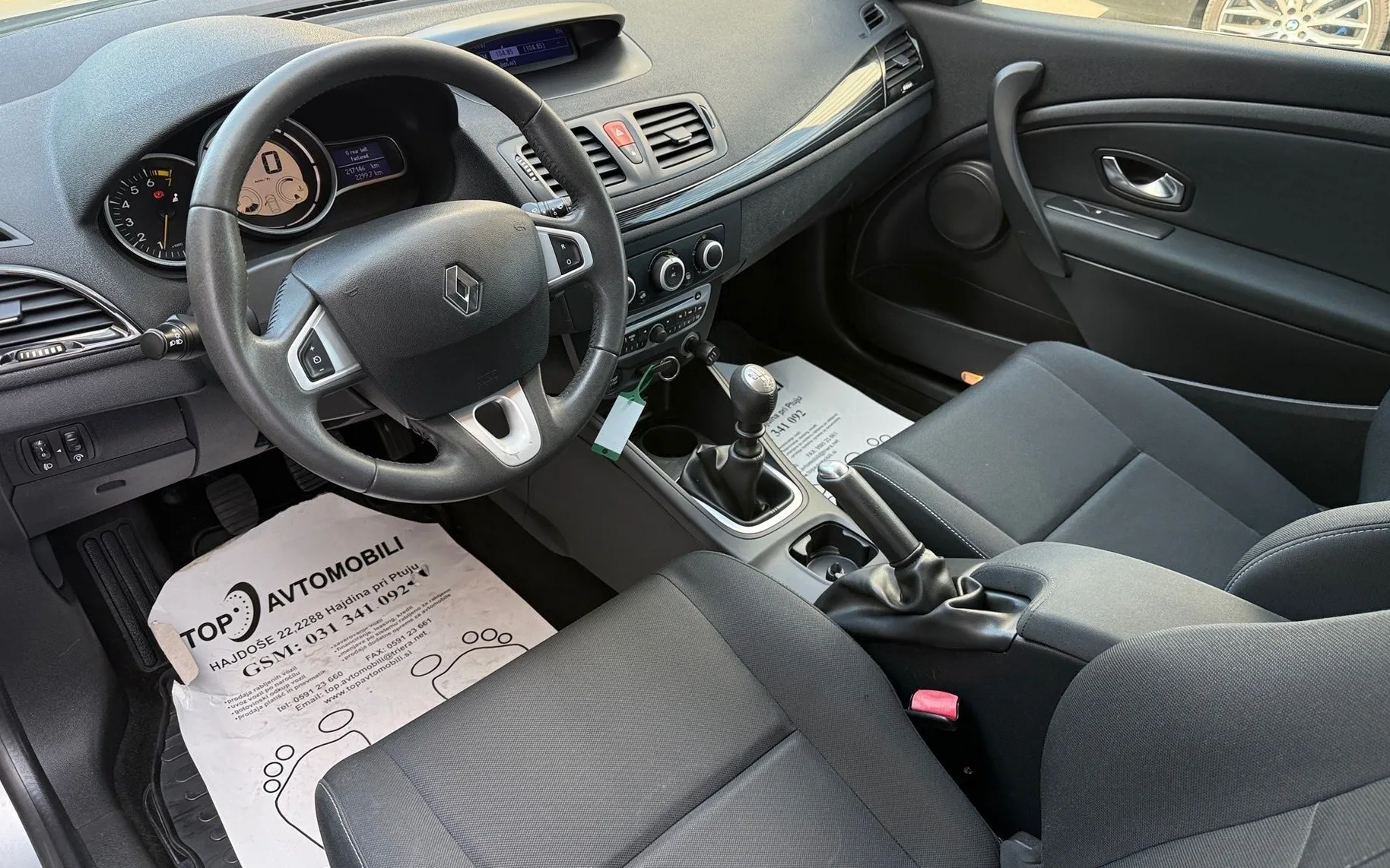 Zunanja slika - Renault Mégane - Megane 1.6 16V SLOVENSKO VOZILO REDNO SERVISIRANO TOP - 18