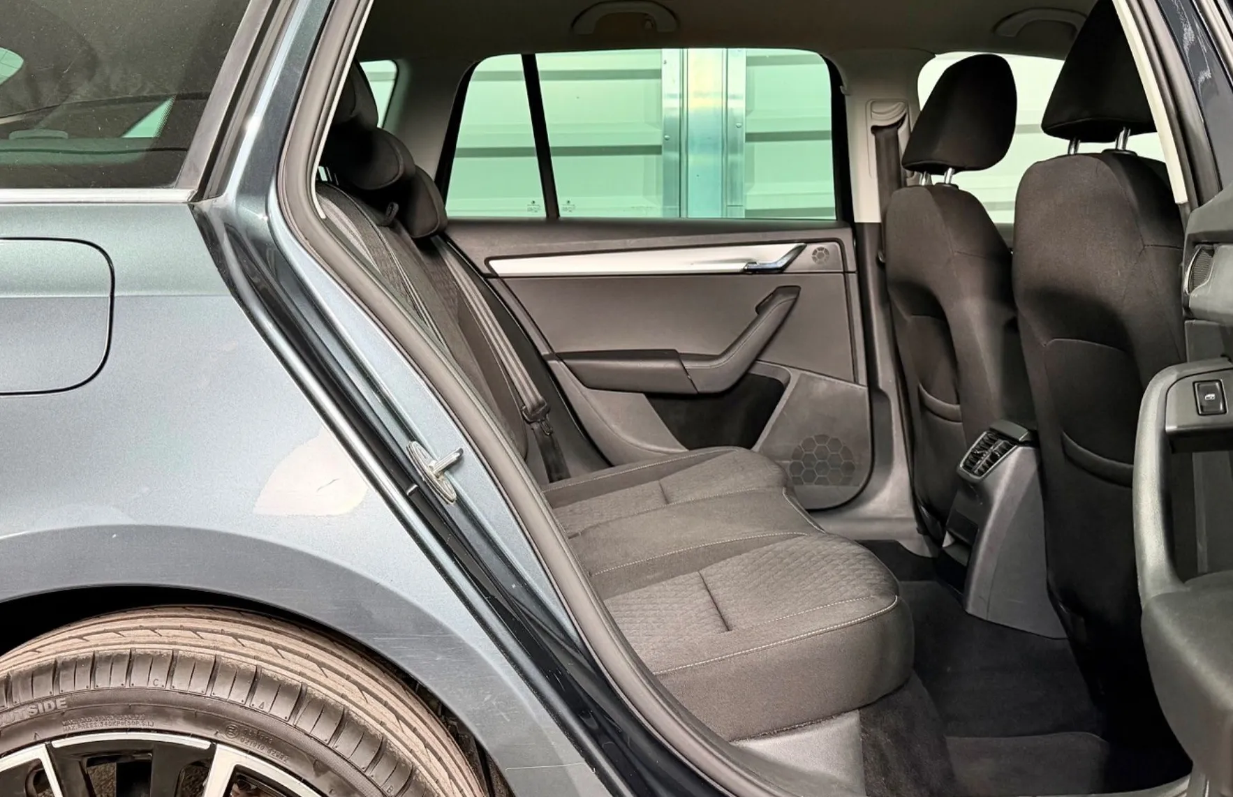 Zunanja slika - Škoda Octavia - 2.0 TDI - 110KW - DSG - PDC - NAVI ... - 13