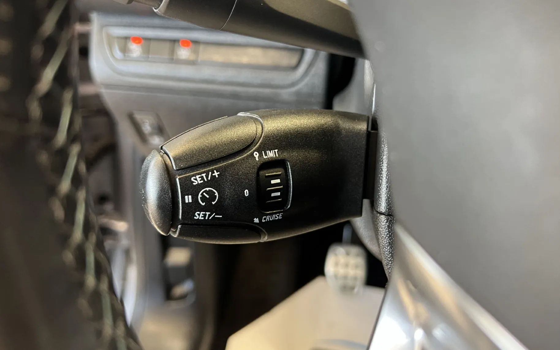 Zunanja slika - Peugeot 2008 - 1.2-110KM-VELIK SERVIS-CROSSWAY-JAMSTVO-OBROK 90€ - 20
