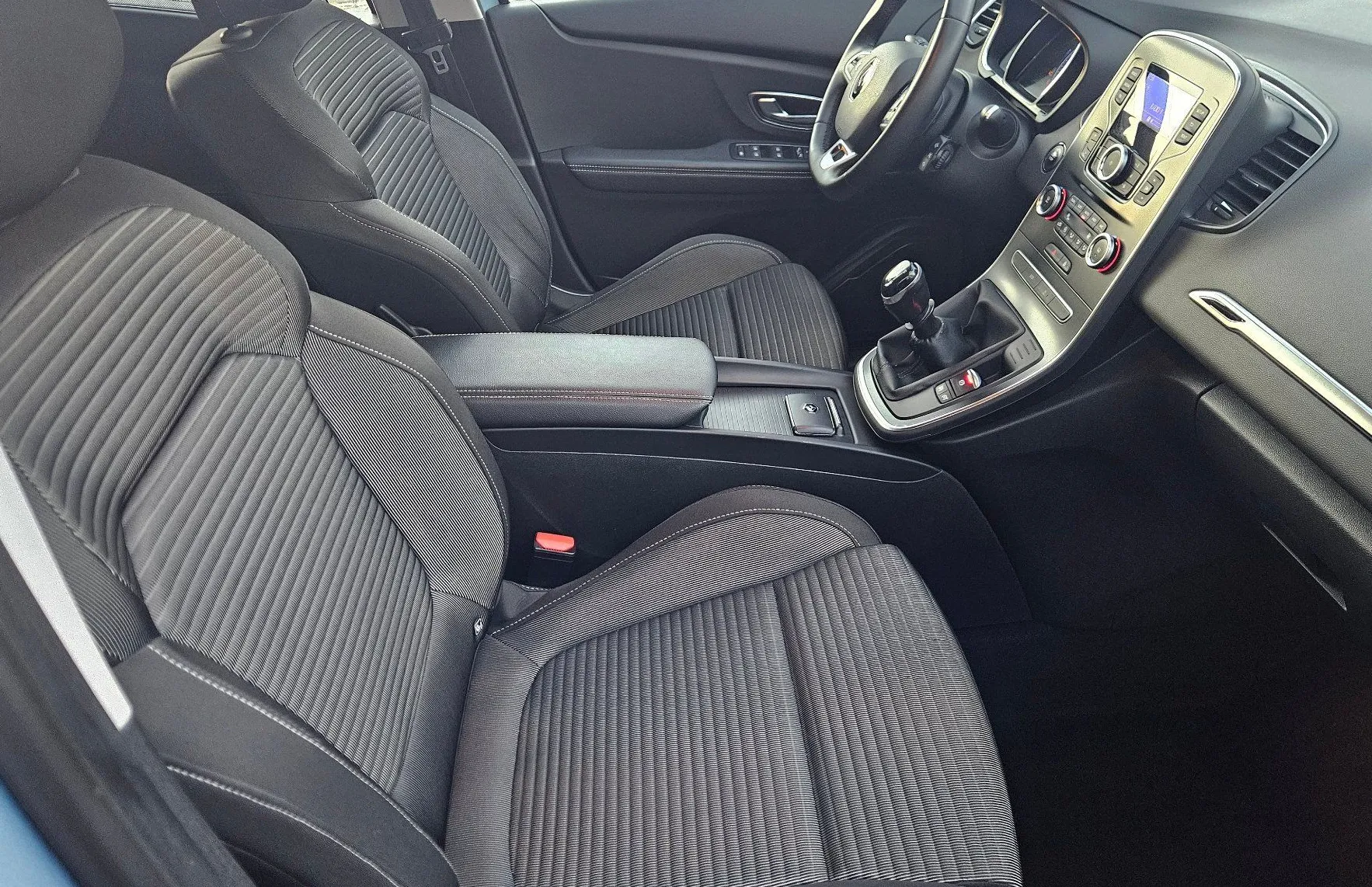 Zunanja slika - Renault Scénic - Scenic TCe 115 Zen+SLO poreklo+20 Col+ Priklop - 12