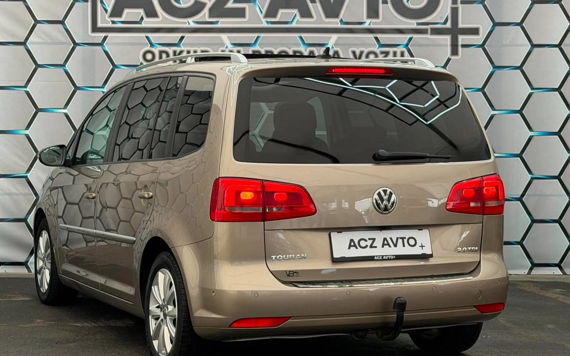 Zunanja slika - Volkswagen Touran - 2.0 TDI•PANORAMA•H LINE•NAVIGACIJA•KAMERA•KLJUKA• - 6
