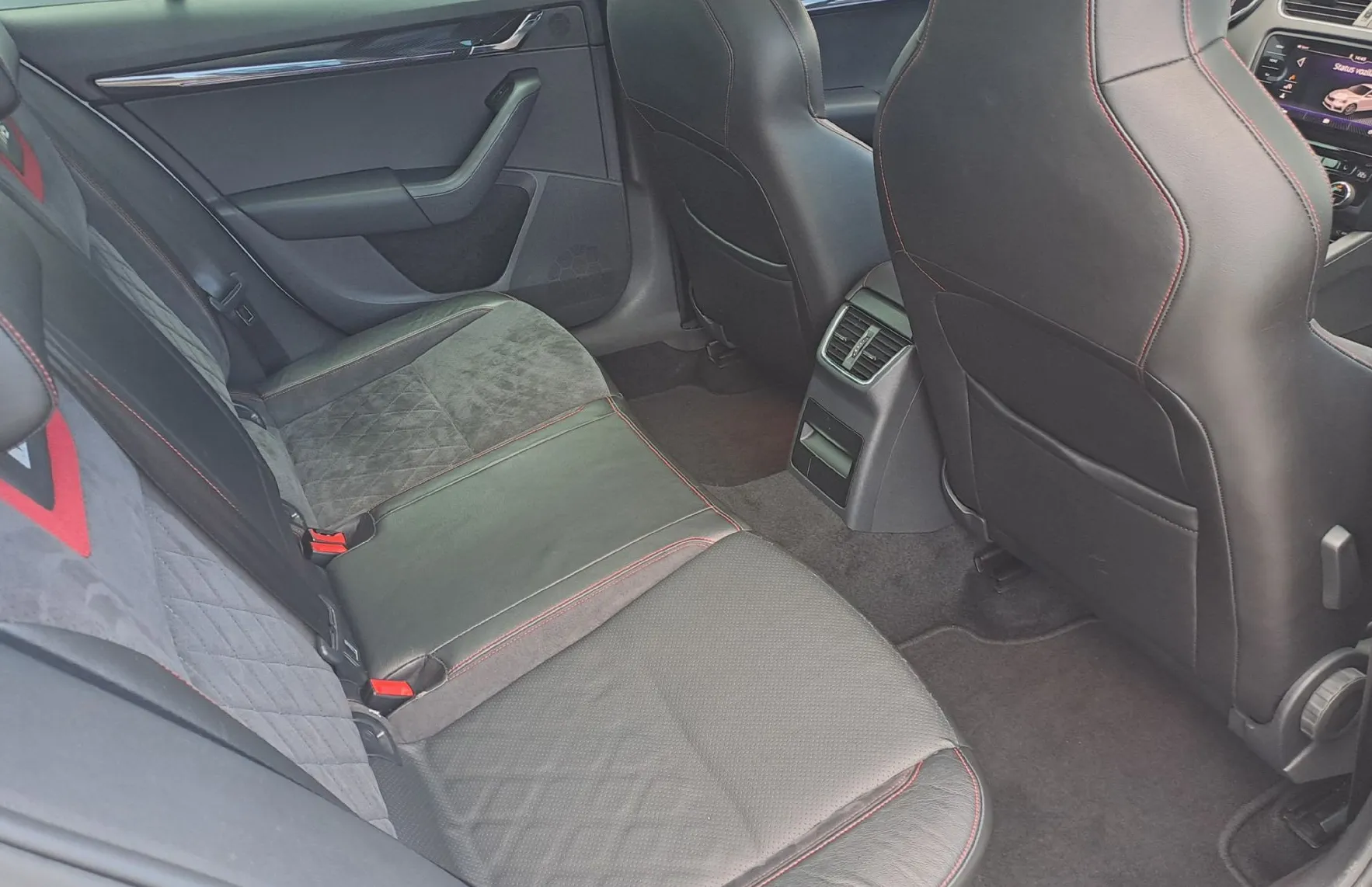 Zunanja slika - Škoda Octavia - RS 2.0 TDI 4x4 DSG 135 kW - 7