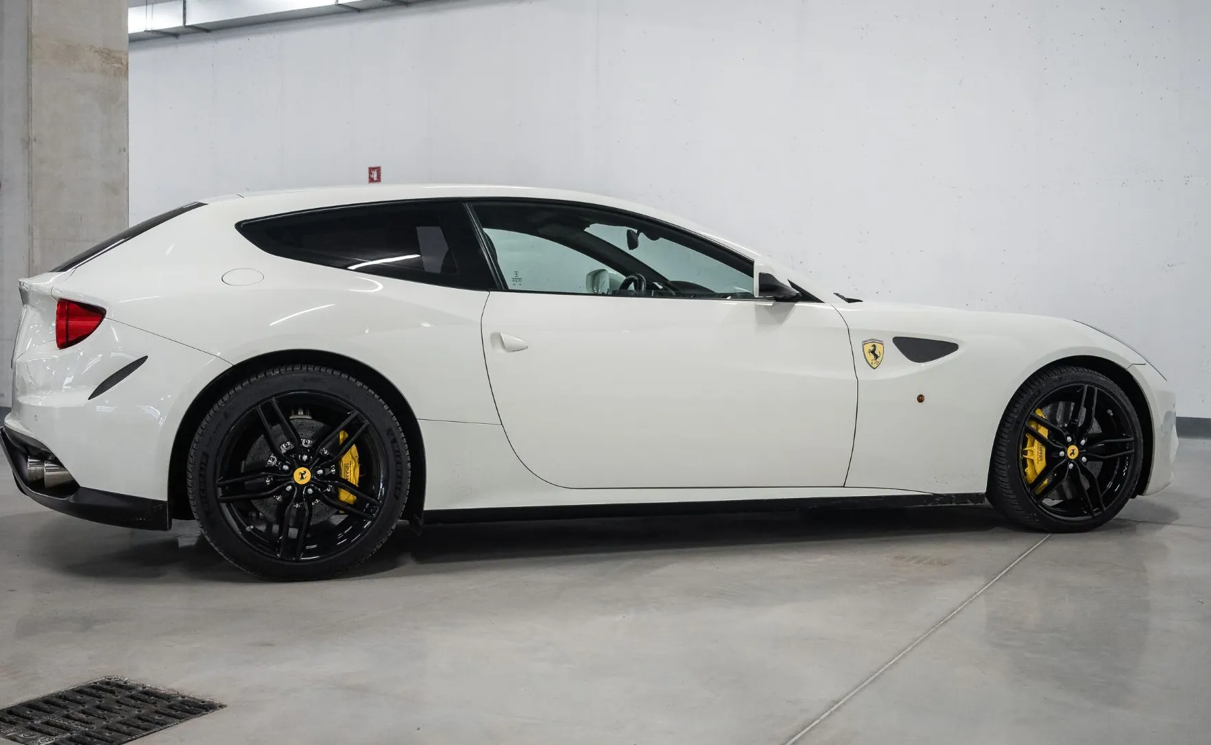 Zunanja slika - Ferrari FF - AFS LIFT - 4
