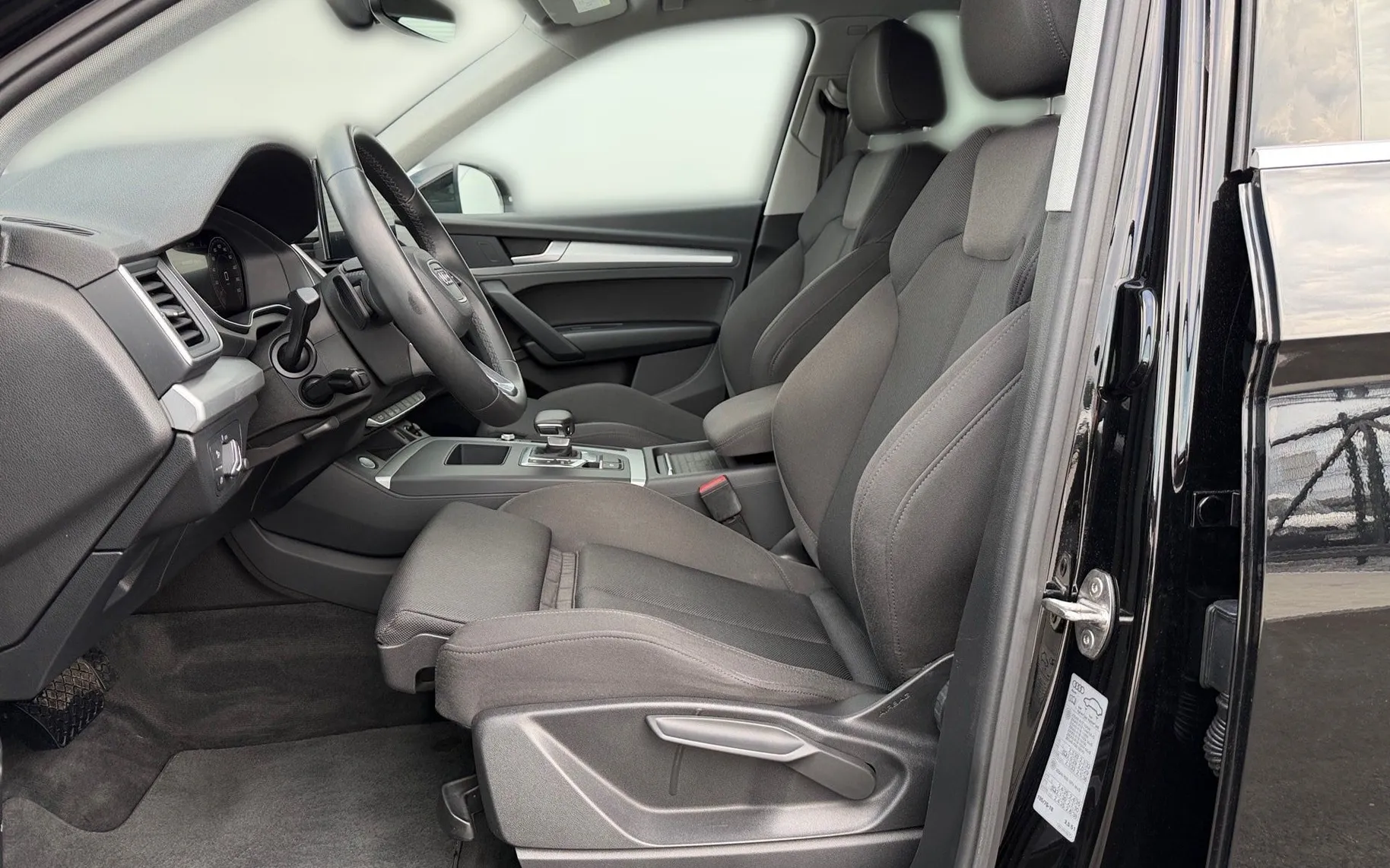 Notranja slika - Audi Q5 - quattro 40 TDI Advanced S tronic-SLO-PDC-Kamera... - 7