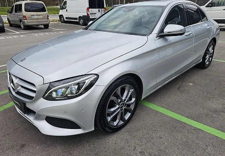 Zunanja slika - Mercedes-Benz C-Razred - C 2.2d AVANTGARDE|FuLED|Usnje|kamera|NAVI|Panorama - 1