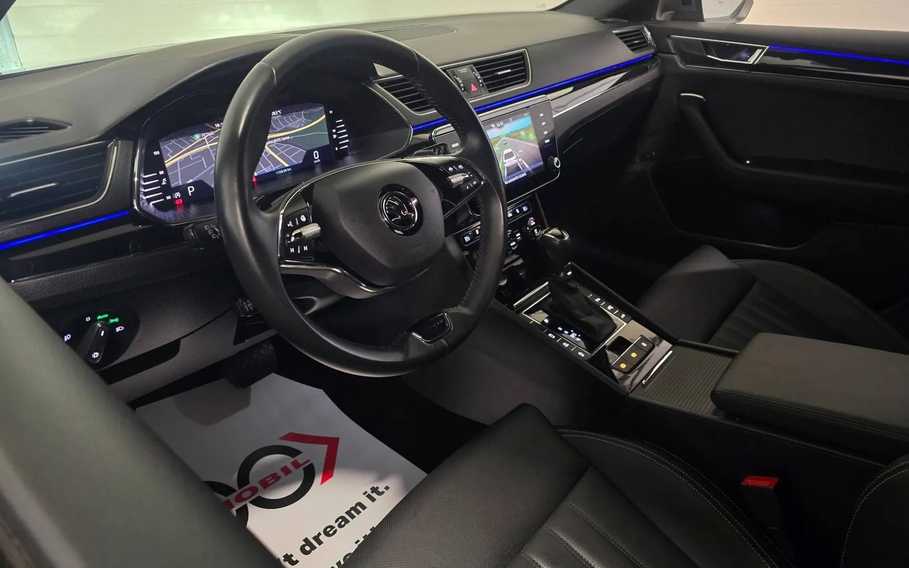 Notranja slika - Škoda Superb - Combi 2.0 TDI L K DSG - Matrix.360kam.usnje.Canton - 9