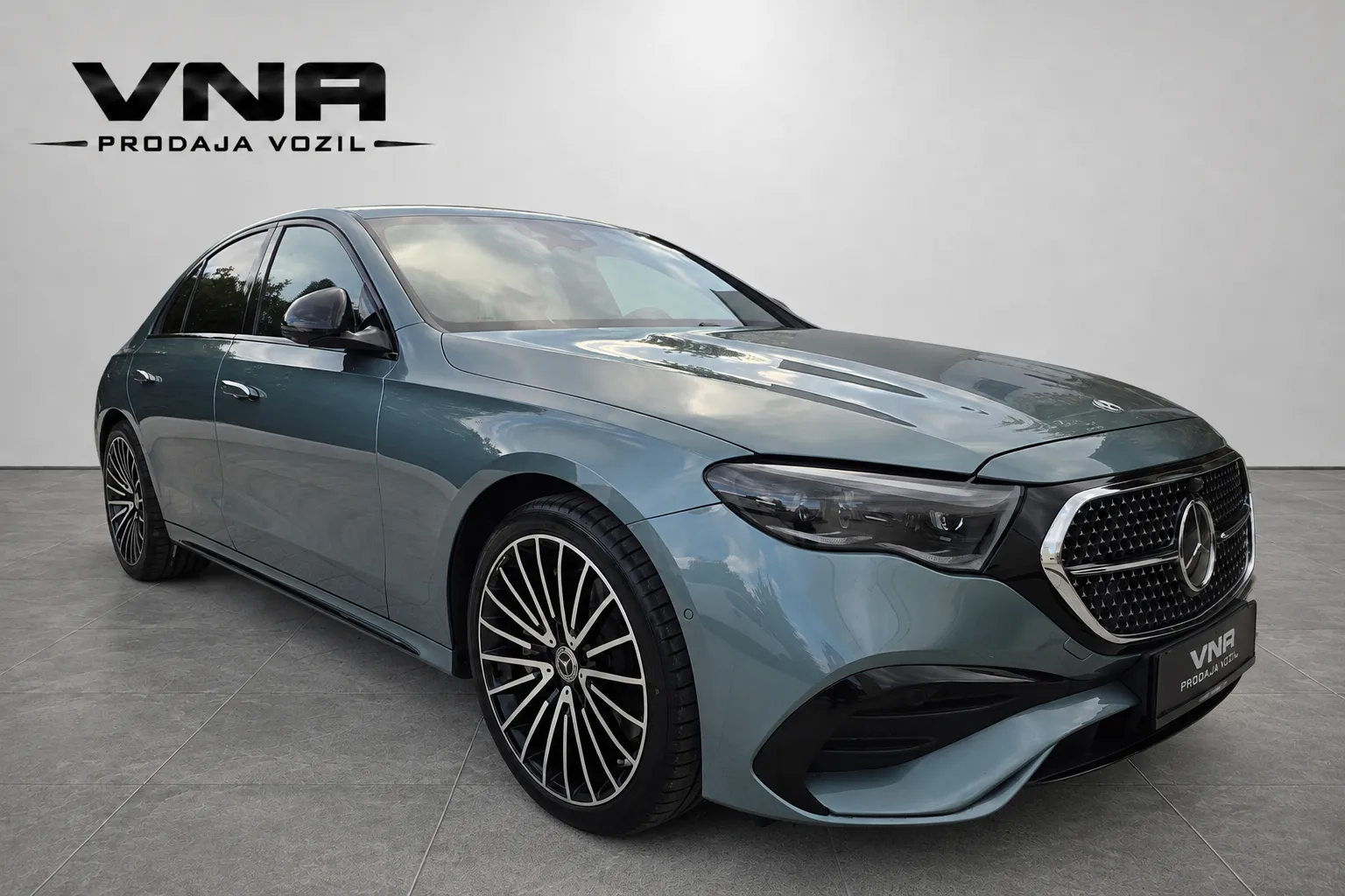 Zunanja slika - Mercedes-Benz E-Razred - E 220 d AMG Line |VIRTUAL|WEBASTO|KLJUKA|RADAR|A19 - 3
