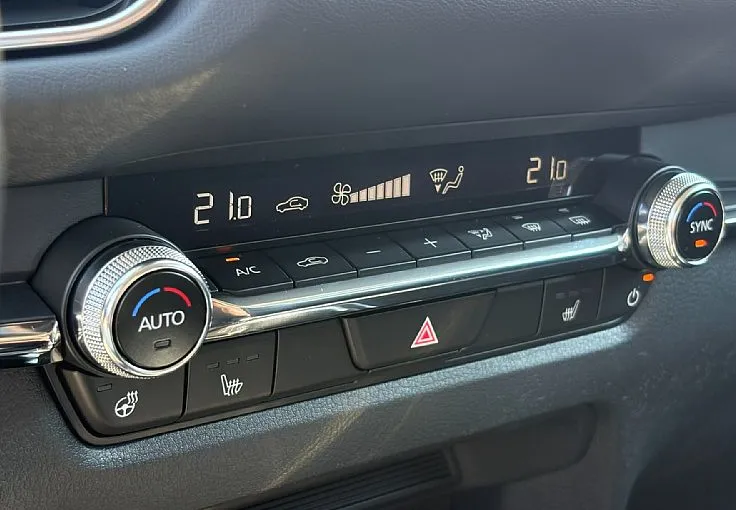 Zunanja slika - Mazda CX-30 - e-Skyactiv G140 Centre-line - 8