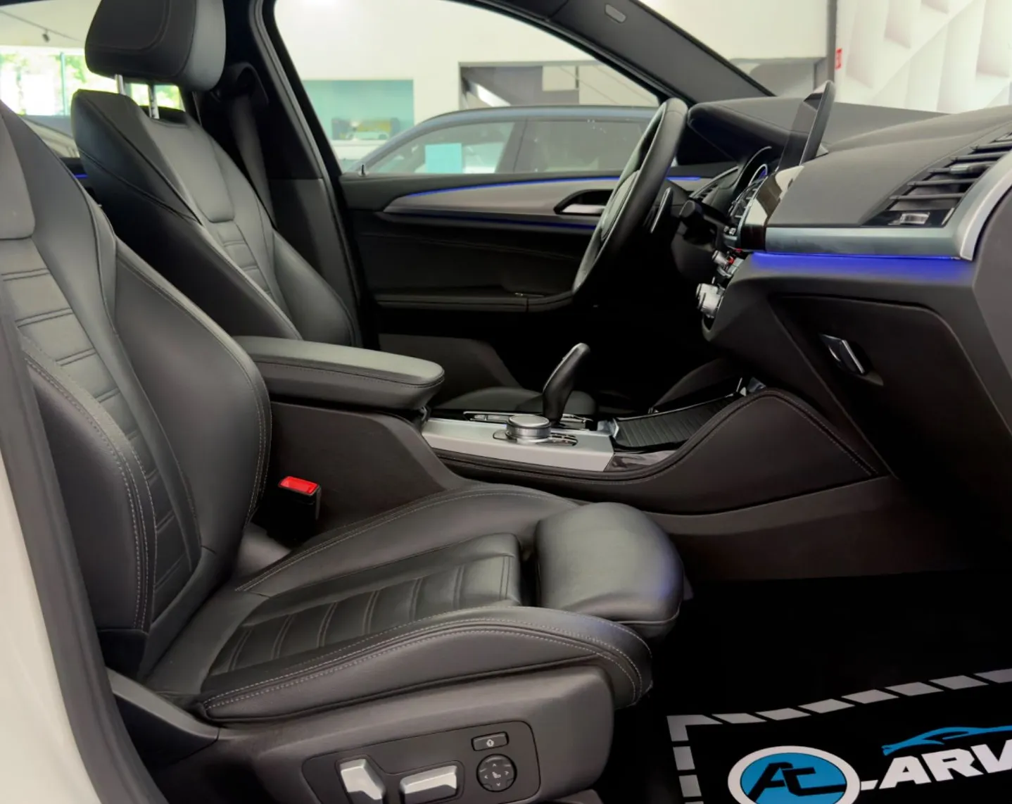 Zunanja slika - BMW X4 - serija : xDrive M40i-RADAR-PANO-KEYLESS-HUD-KAMERA - 13
