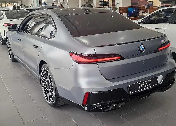 Zunanja slika - BMW Serija 7 - : M760e xDrive M Sport - Performance - 4