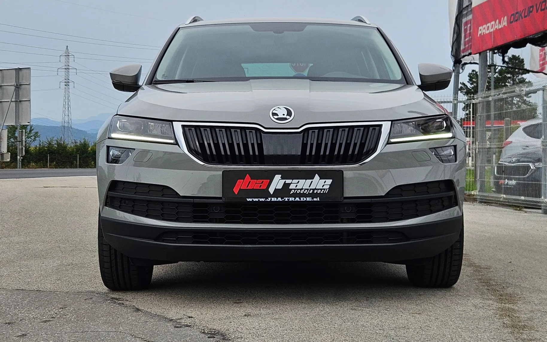 Zunanja slika - Škoda Karoq - 1.5 TSIClever DSG, KAMERA,NOVE GUME - 2