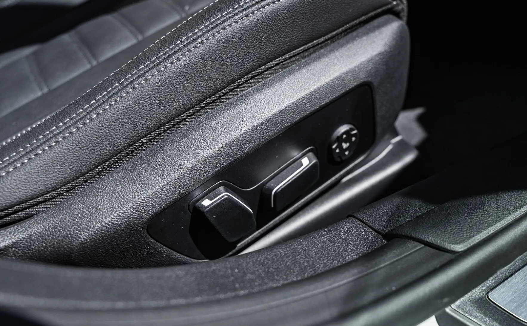 Zunanja slika - BMW Serija 4 - Gran Coupe: 440i xDrive - Šibedah - Harman Kardon - Memo - 14