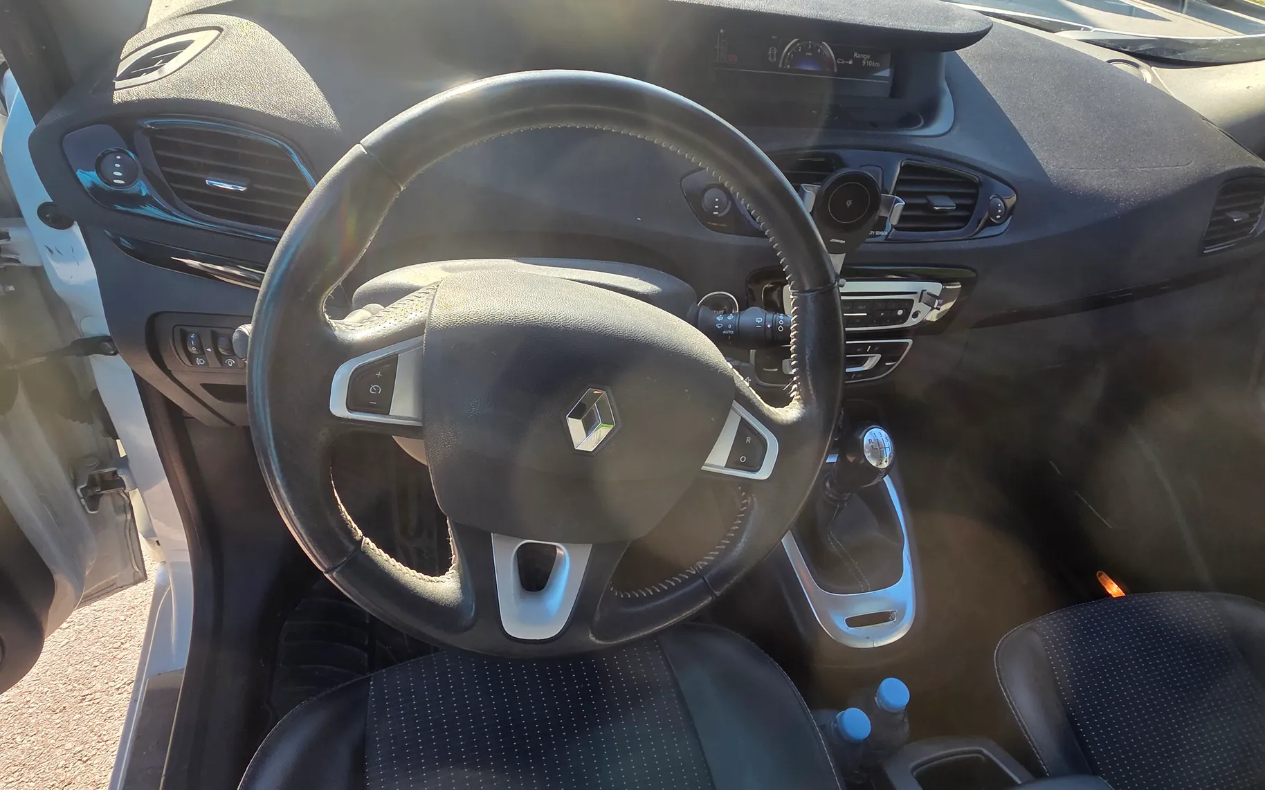 Notranja slika - Renault Scénic - 1,6 dCi Expression - 7