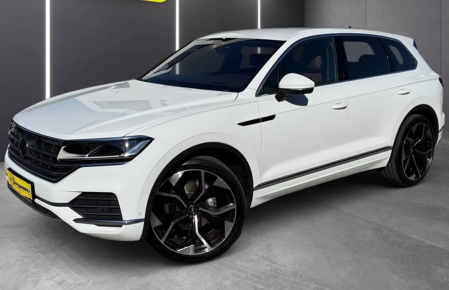 Zunanja slika - VW Touareg - V6 TDI R-LINE FULL LED NAVI ACC MEMORY GR.SEDEŽEV - 2