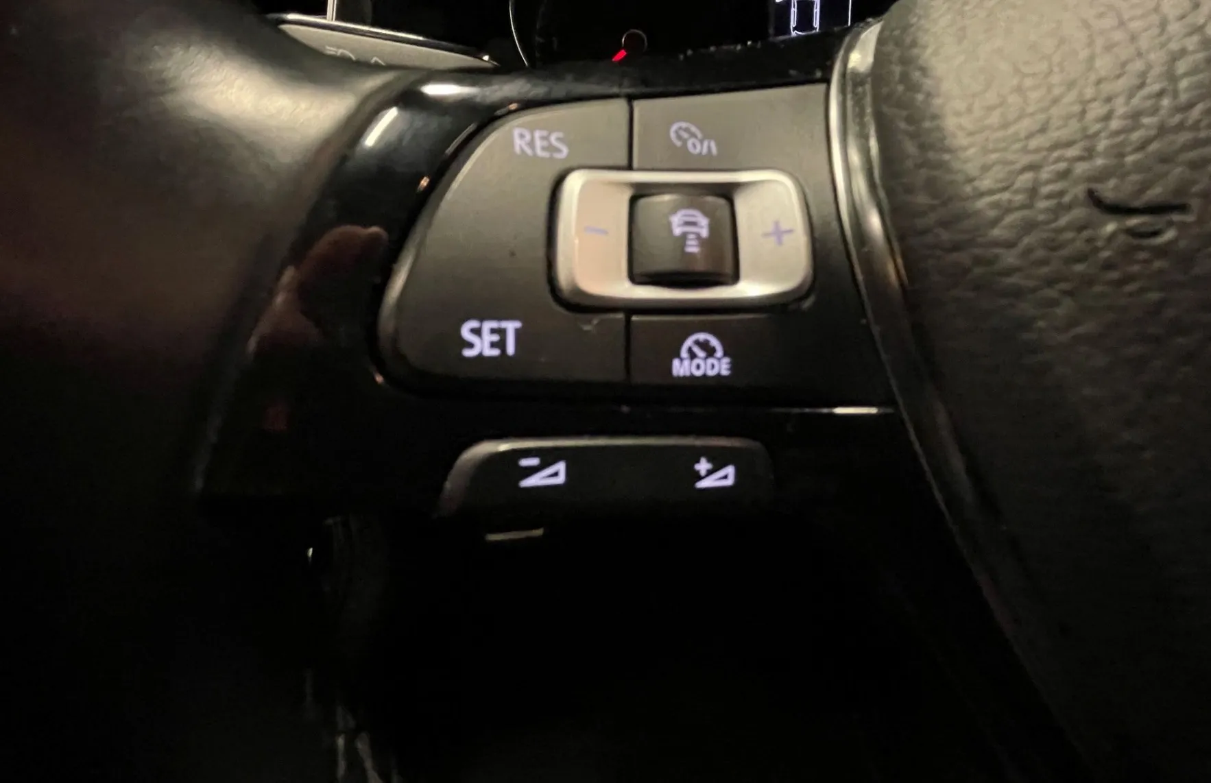 Zunanja slika - Volkswagen Golf - 2.0 TDI BMT Comfortline DSG PDC 2X.OGR. SEDEŽI. - 10