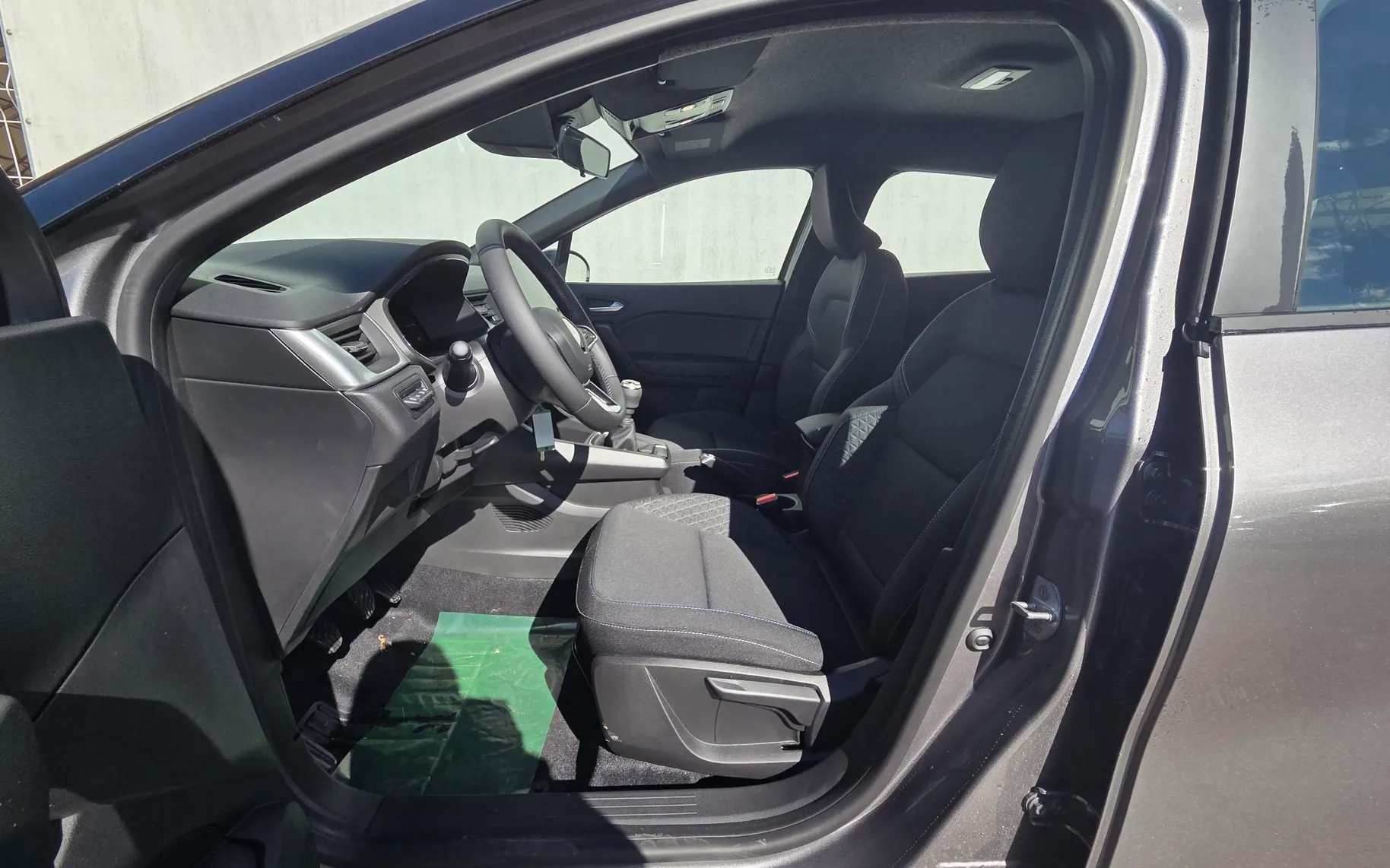 Zunanja slika - Renault Captur - Evolution TCe 115+Zimske gume+Servis - 8