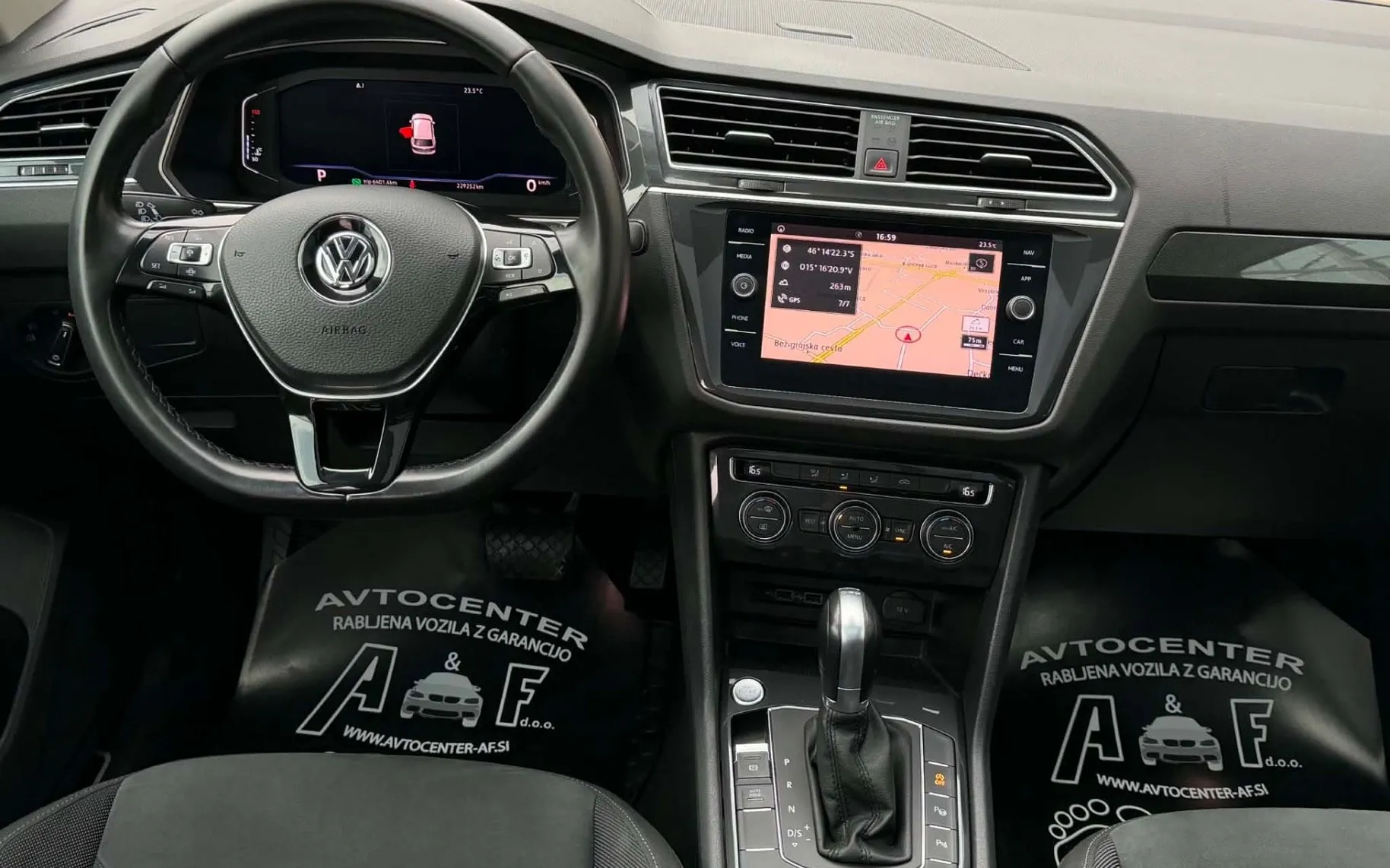 Notranja slika - VW Tiguan - 2.0TDI-DSG-H LINE-VIRTUAL-PANORAMA-LIZING ZA TUJ - 9