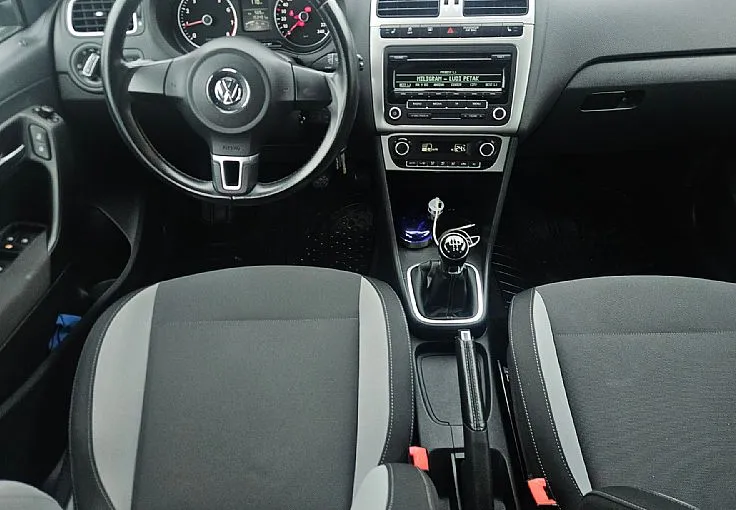 Zunanja slika - VW Polo - 1.2 60ks °LIFE° °TEMPOMAT° °PARK-SENZORJI° - 10