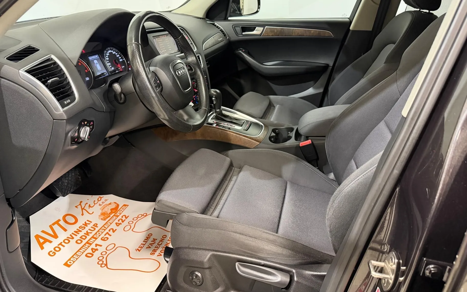 Notranja slika - Audi Q5 - 2.0 TDI-QUATTRO-S-TRONIC-BI-XENON-LED-SERVISNA KNJ - 9