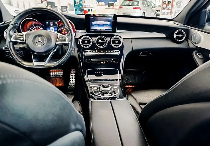 Zunanja slika - Mercedes-Benz C-Razred - C 220d FULL AMG-USNJE-KAMERA-TEMP-NAVI-LED-VIDEO - 7