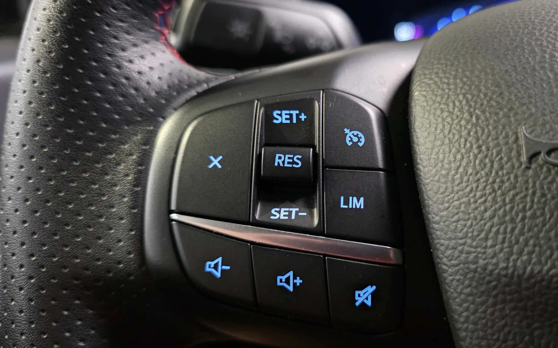 Zunanja slika - Ford Kuga - 2,5 Duratec PHEV ST-Line LED PDC VIRTUAL TEMP - 13
