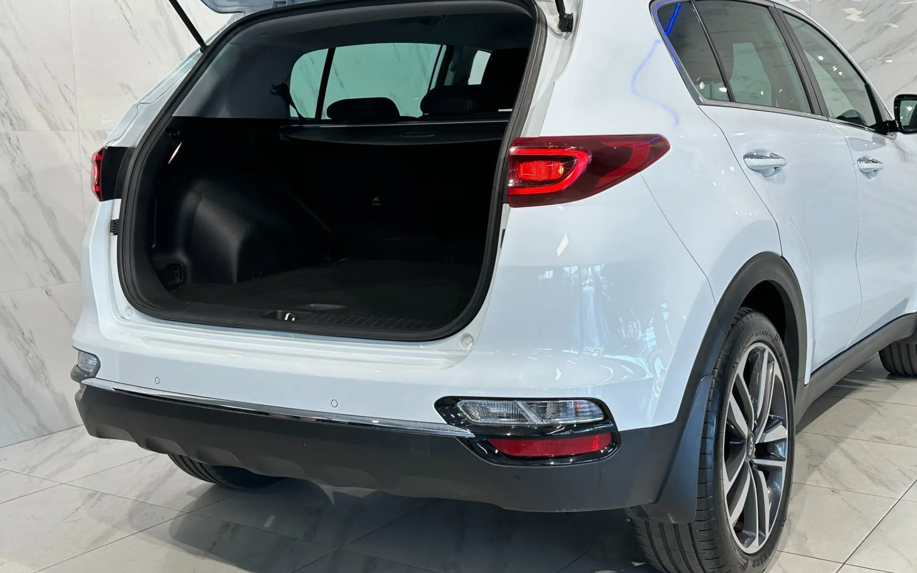 Notranja slika - KIA Sportage - 1.6 CRDI - Slovensko vozilo - Kamera... - 7
