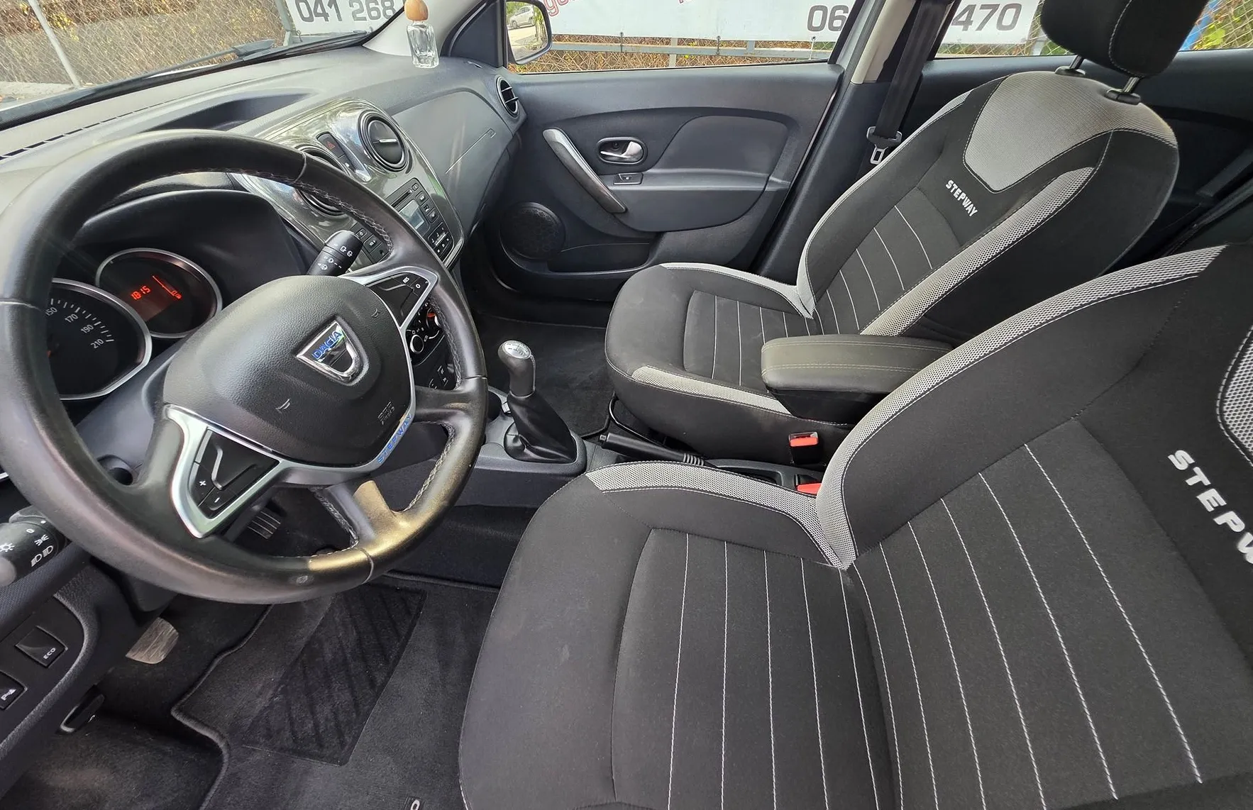 Zunanja slika - Dacia Sandero - Stepway 0.9 TCe KLIMA-PDC-1.LASTNIK-SLOVENSKA - 10