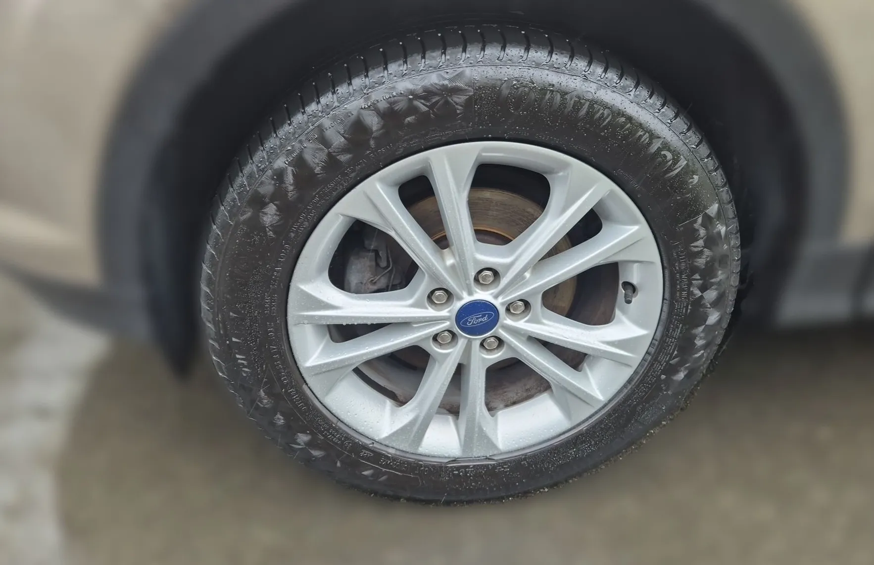 Zunanja slika - Ford Kuga - TITANIUM 1.5 EcoBoost 150PS M6-OGROMNO OPREME - 8