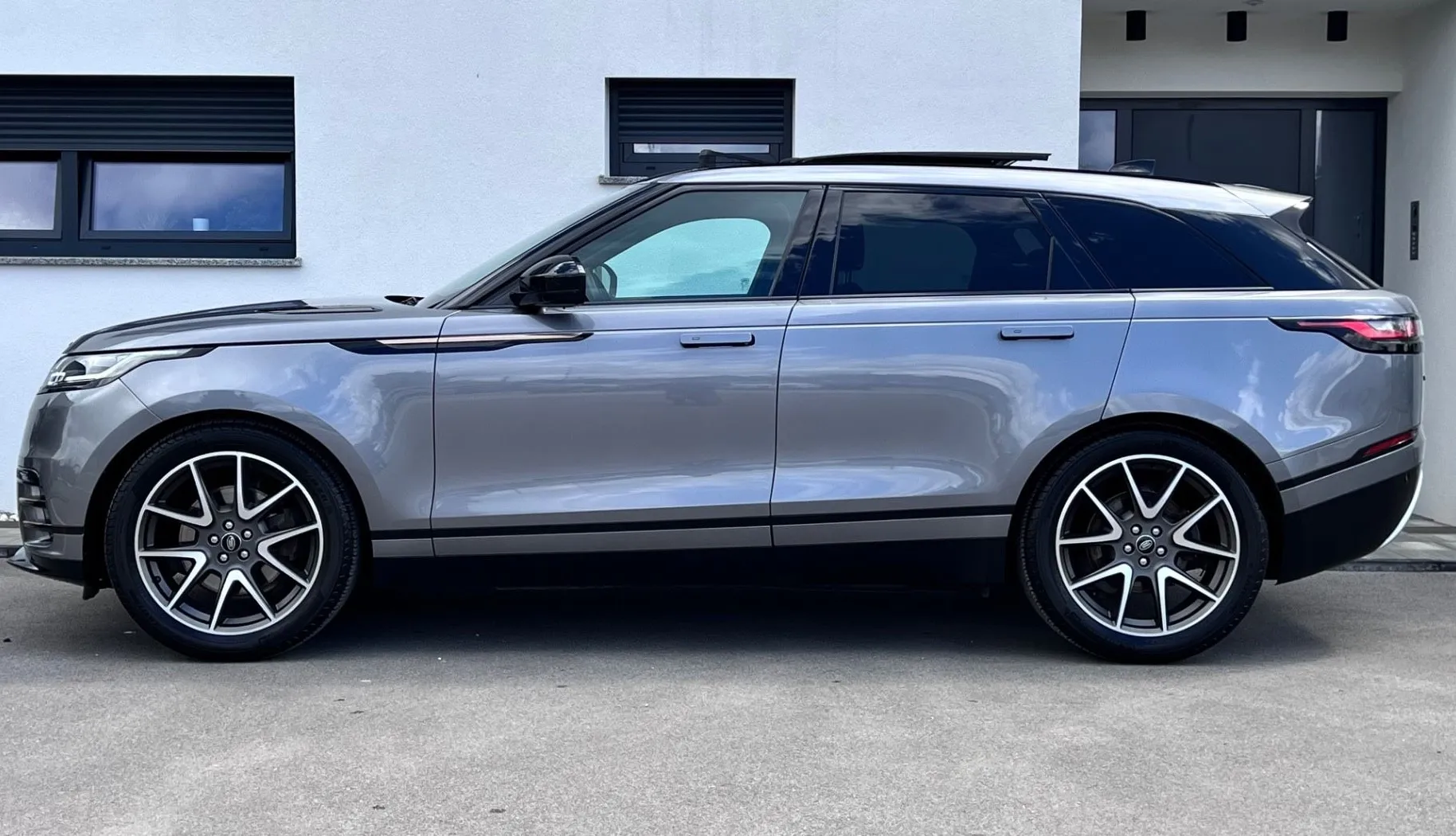 Zunanja slika - Land Rover Range Rover Velar - R-DYNAMIC+SLO+1.LAST+MATRIX+3D+ACC+AWD+HF-FI... - 4