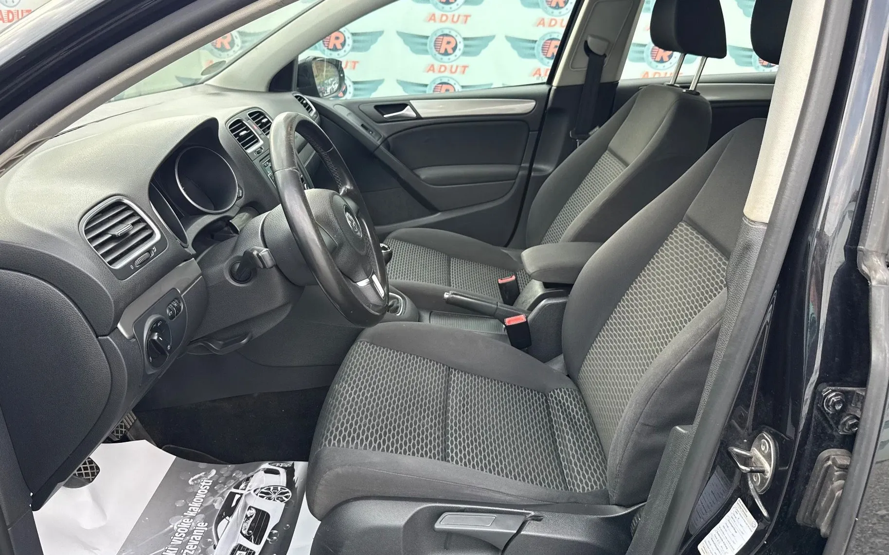 Zunanja slika - Volkswagen Golf - 2.0 TDI Comfortline|PARK.SENZ|VELIKI SERVIS - 7
