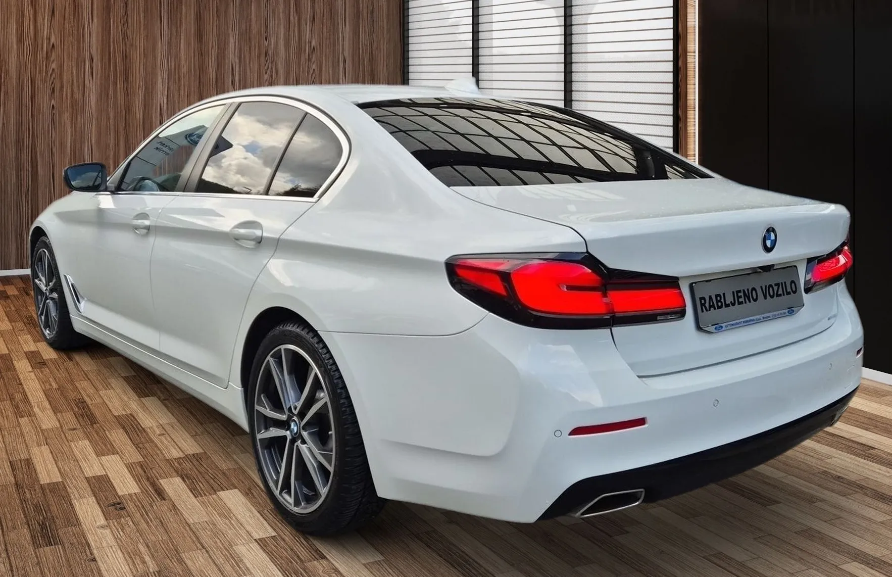 Zunanja slika - BMW Serija 5 - : 518d mHEV AUT-SLO-LED-KAMERA-PDC-ODLIČEN - 5
