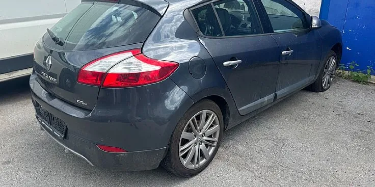 Zunanja slika - Renault Mégane - Megane  Berline 1.6 16V Dynamique - 4