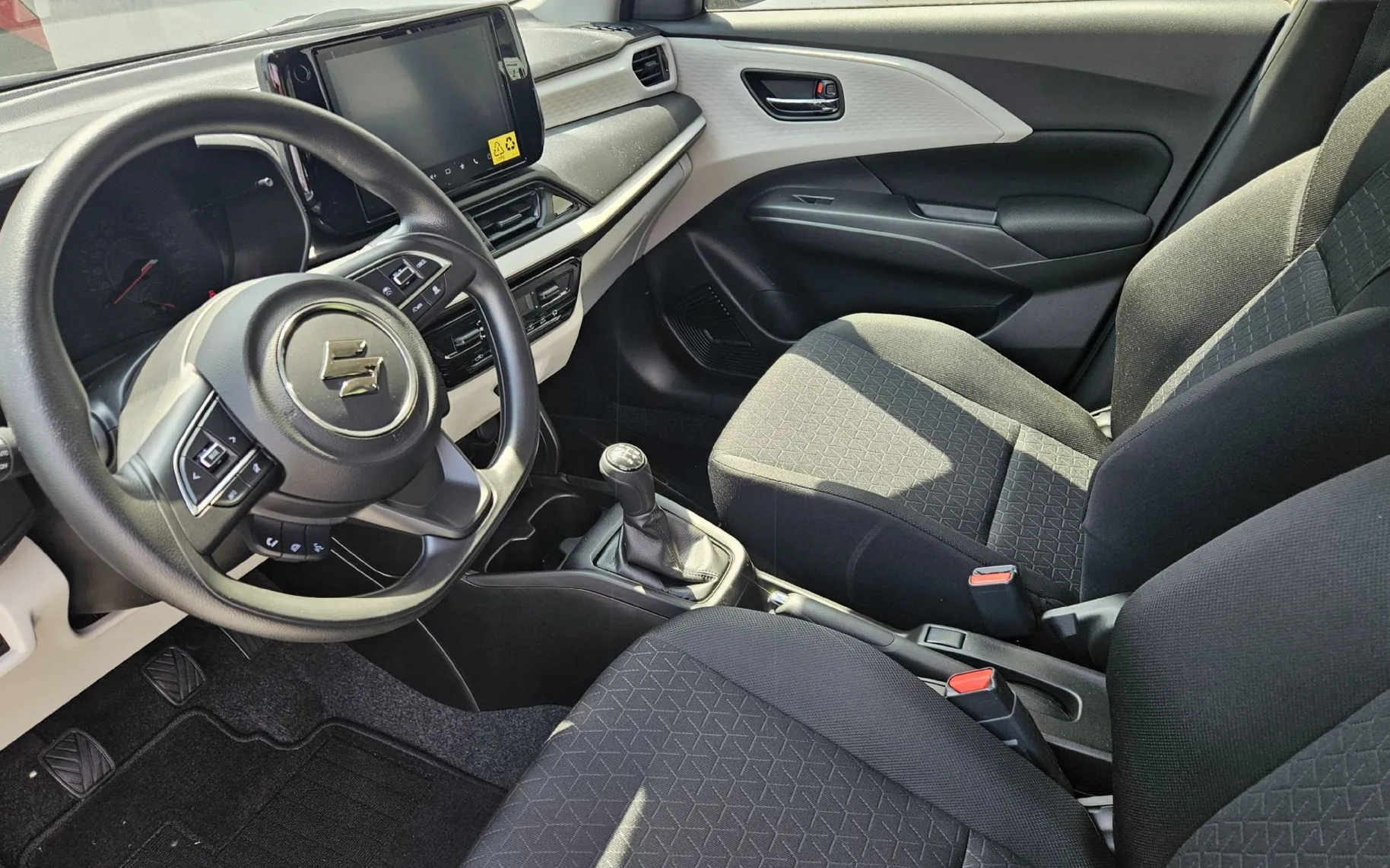 Zunanja slika - Suzuki Swift - 1.2 HIBRID COMFORT - 7