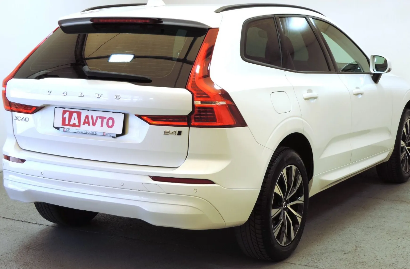 Zunanja slika - Volvo XC60 - B4D AWD  Avt. LED-VIRTUA - 5