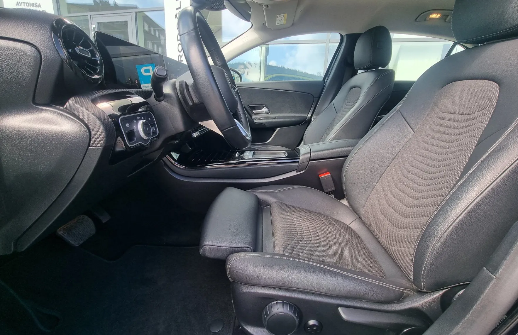 Zunanja slika - Mercedes-Benz A-Razred - A180 MHEV - AVTOMATIK-DAB-KAMERA-NAVIGACIJA - 12