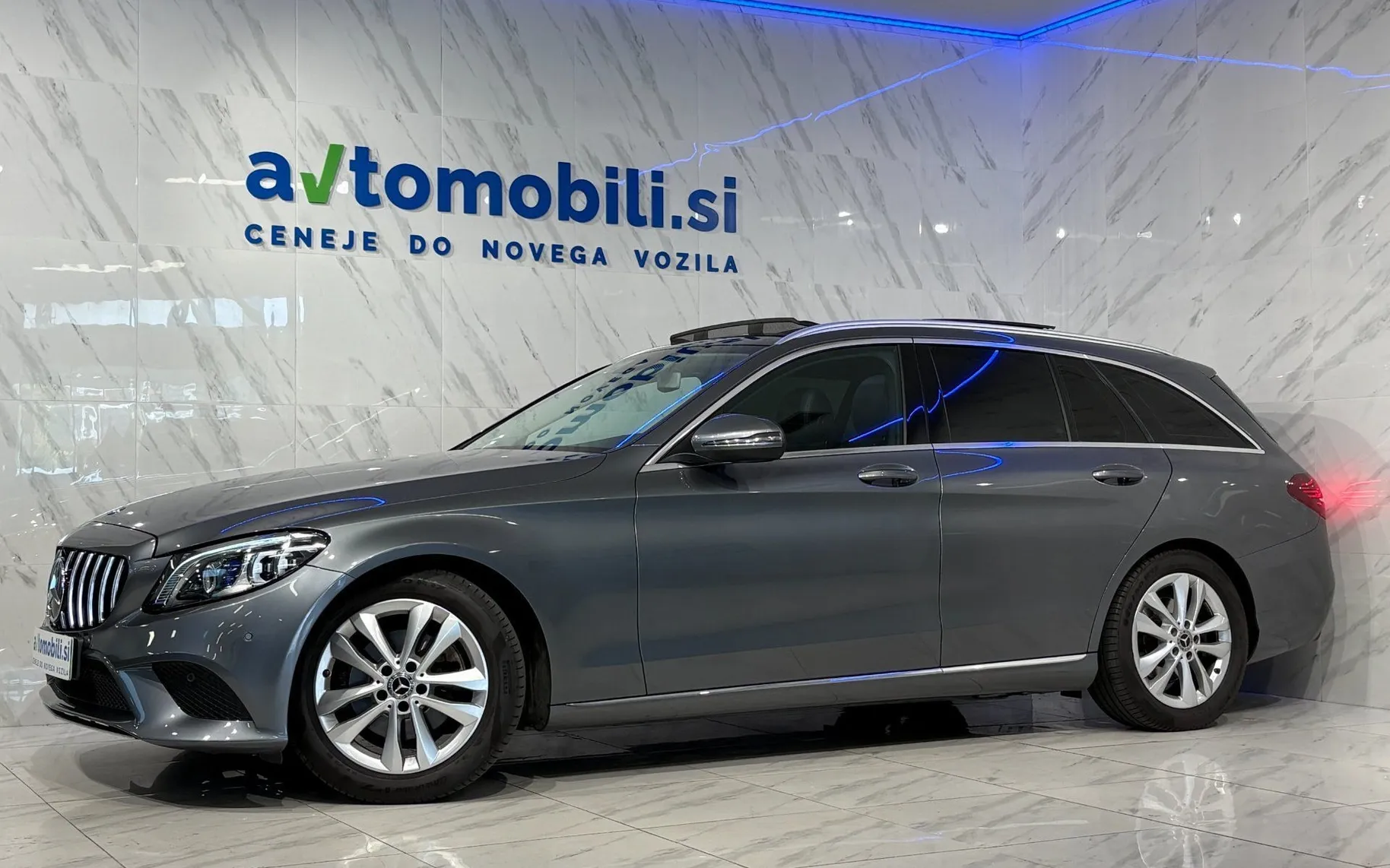 Zunanja slika - Mercedes-Benz C-Razred - 220d T AMG-Line|Tempomat|Panorama|Kamera|MrtviKo.. - 2