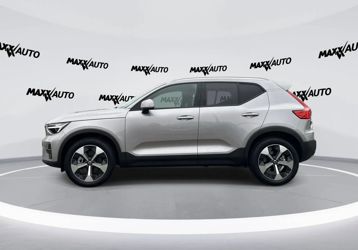 Notranja slika - Volvo XC40 - B3 P Core AT DCT 3 leta garancije + 3 servisi - 8