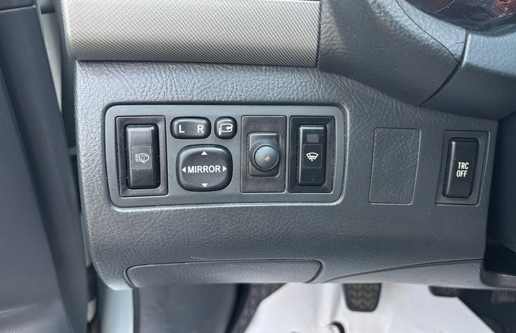 Zunanja slika - Toyota Avensis - Combi 2.2 D SLOVENSKO VOZILO XENON TEMPOMAT USNJE - 18