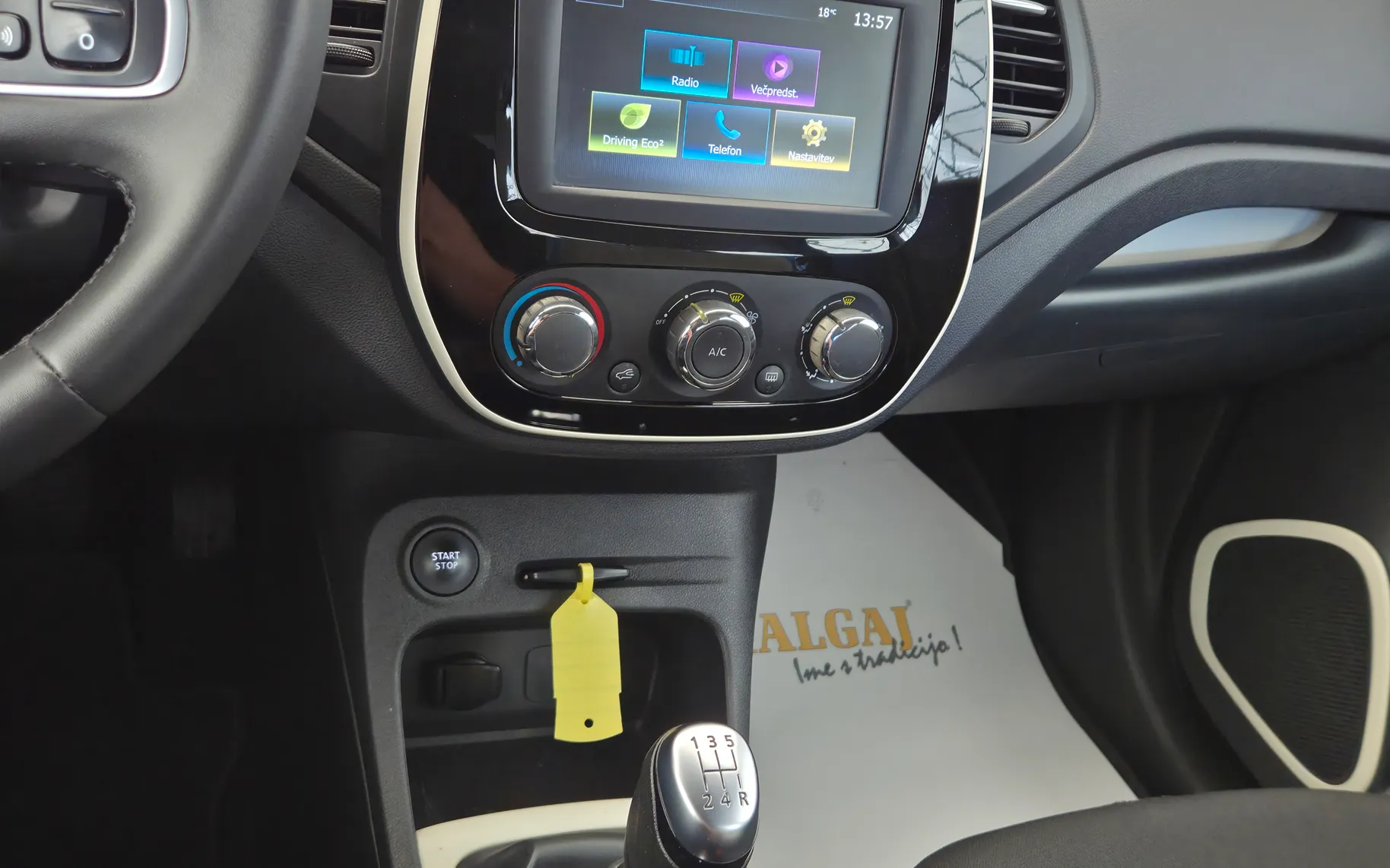 Zunanja slika - Renault Captur - Limited TCe 90 1.LASTNIK SLO.POREKLO - 15