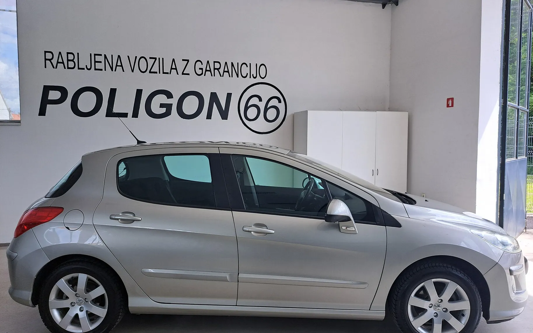 Zunanja slika - Peugeot 308 - 1.6 16V 5 VRAT-SLOV.POREKLO-ODLIČEN-KOT NOV - 2